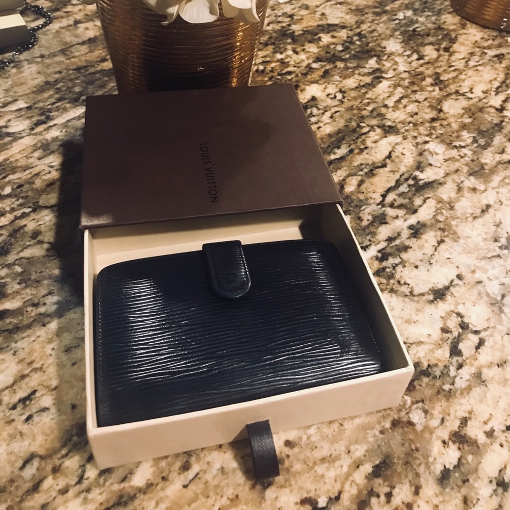 🌸Authentic Epi Noir (Black) Kisslock Wallet